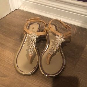 Cute wedged(1/2 inch) sandals